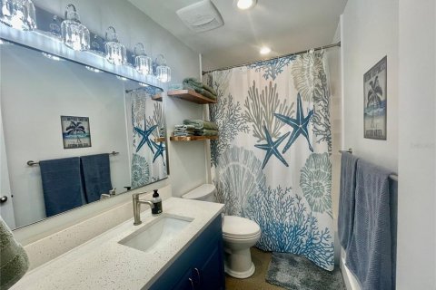 Condo in Saint Pete Beach, Florida, 2 bedrooms № 2103562 - photo 10