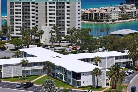 Condo in Saint Pete Beach, Florida, 2 bedrooms № 2103562 - photo 2