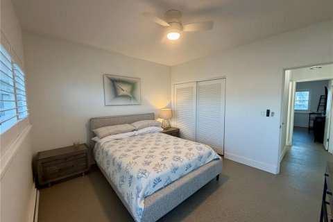 Condo in Saint Pete Beach, Florida, 2 bedrooms № 2103562 - photo 11