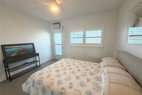 Condo in Saint Pete Beach, Florida, 2 bedrooms № 2103562 - photo 12