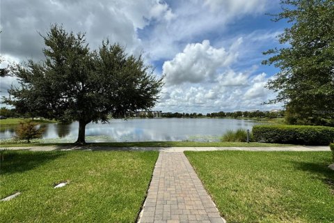 Villa ou maison à louer à Orlando, Floride: 4 chambres, 235.14 m2 № 2095995 - photo 9