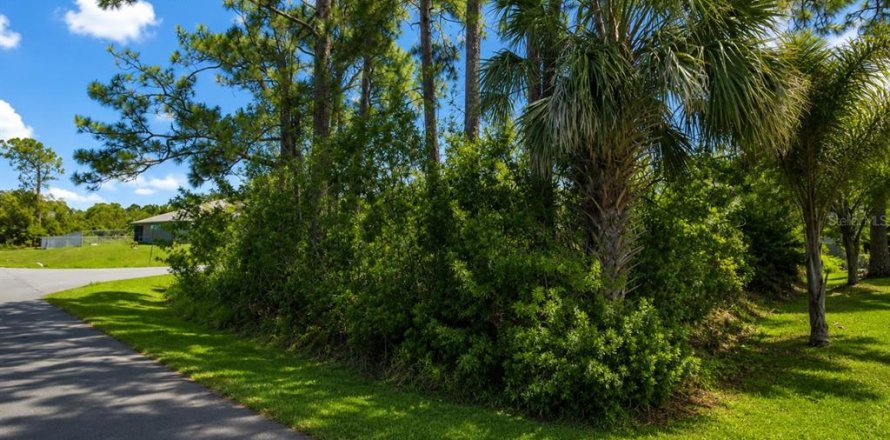 Terrain à Palm Bay, Floride № 2237452