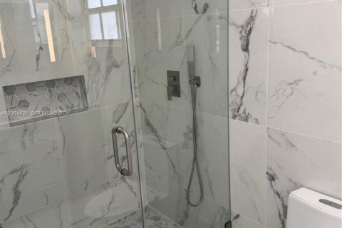 Villa ou maison à vendre à Hialeah, Floride: 3 chambres, 158.03 m2 № 2068305 - photo 9