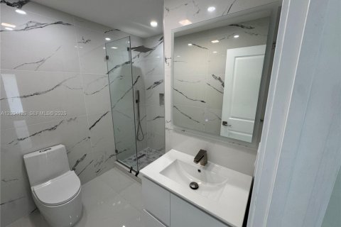Villa ou maison à vendre à Hialeah, Floride: 3 chambres, 158.03 m2 № 2068305 - photo 13