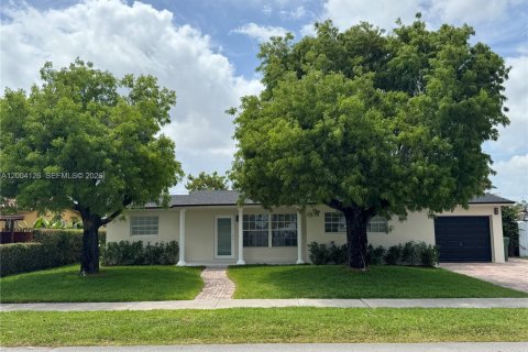Villa ou maison à vendre à Hialeah, Floride: 3 chambres, 158.03 m2 № 2068305 - photo 2