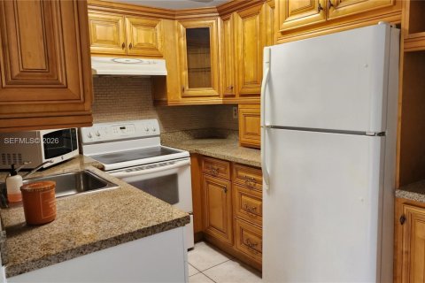 Copropriété à louer à Miami, Floride: 1 chambre, 43.2 m2 № 2051611 - photo 9