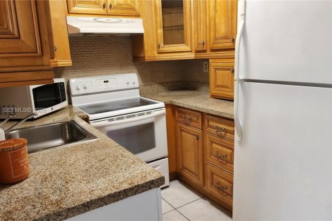 Copropriété à louer à Miami, Floride: 1 chambre, 43.2 m2 № 2051611 - photo 8