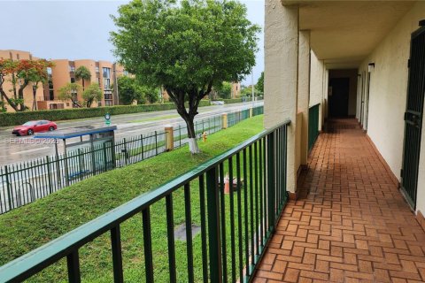 Copropriété à louer à Miami, Floride: 1 chambre, 43.2 m2 № 2051611 - photo 10