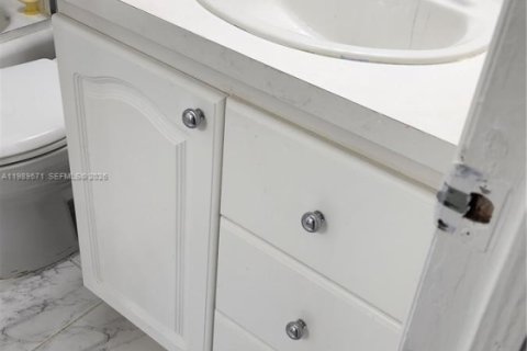 Copropriété à louer à Miami, Floride: 1 chambre, 43.2 m2 № 2051611 - photo 7