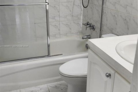 Copropriété à louer à Miami, Floride: 1 chambre, 43.2 m2 № 2051611 - photo 18