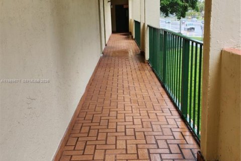 Copropriété à louer à Miami, Floride: 1 chambre, 43.2 m2 № 2051611 - photo 11