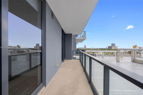 Apartment in Hallandale Beach, Florida 1 bedroom, 79.8 sq.m. № 2042931 - photo 16