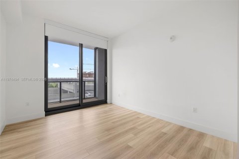 Apartment in Hallandale Beach, Florida 1 bedroom, 79.8 sq.m. № 2042931 - photo 14