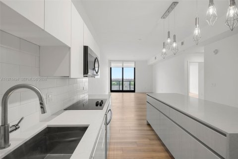 Apartment in Hallandale Beach, Florida 1 bedroom, 79.8 sq.m. № 2042931 - photo 2