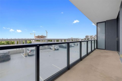 Apartment in Hallandale Beach, Florida 1 bedroom, 79.8 sq.m. № 2042931 - photo 9