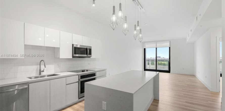 Apartment in Hallandale Beach, Florida 1 bedroom, 79.8 sq.m. № 2042931