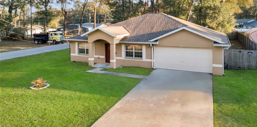 House in Ocala, Florida 3 bedrooms, 176.05 sq.m. № 1517364
