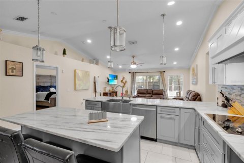 House in Ocala, Florida 3 bedrooms, 176.05 sq.m. № 1517364 - photo 13