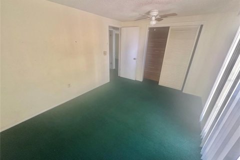 House in New Port Richey, Florida 2 bedrooms, 141.12 sq.m. № 1918567 - photo 17