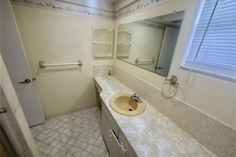 House in New Port Richey, Florida 2 bedrooms, 141.12 sq.m. № 1918567 - photo 19