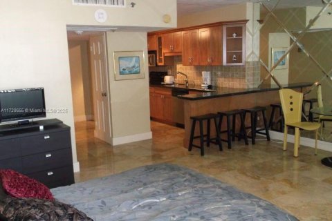 Condominio en venta en Miami Beach, Florida, 49.24 m2 № 1874305 - foto 10