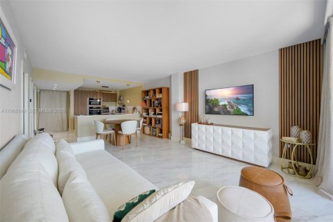 Condo in Miami Beach, Florida, 1 bedroom  № 2031673 - photo 6