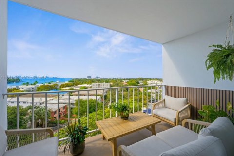 Condo in Miami Beach, Florida, 1 bedroom  № 2031673 - photo 3