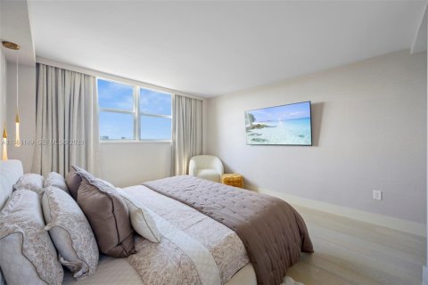 Condo in Miami Beach, Florida, 1 bedroom  № 2031673 - photo 12