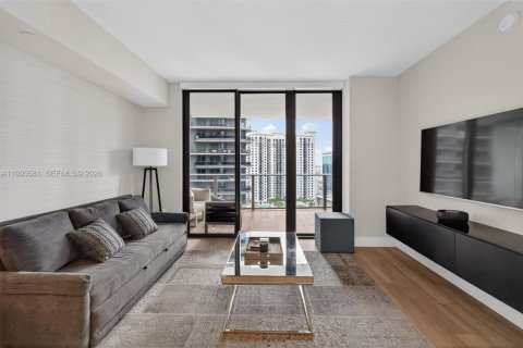 Condo in Miami, Florida, 2 bedrooms  № 2062783 - photo 2