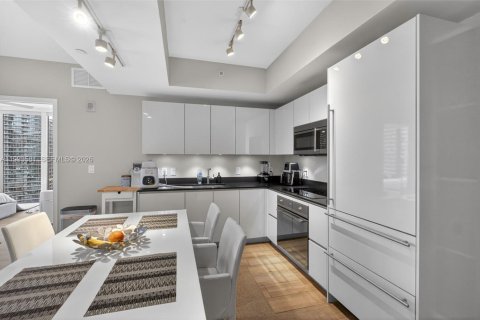 Condo in Miami, Florida, 2 bedrooms  № 2062783 - photo 5