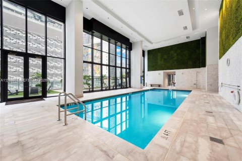 Condo in Miami, Florida, 2 bedrooms  № 2062783 - photo 30