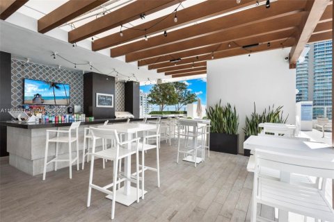 Condo in Miami, Florida, 2 bedrooms  № 2062783 - photo 26