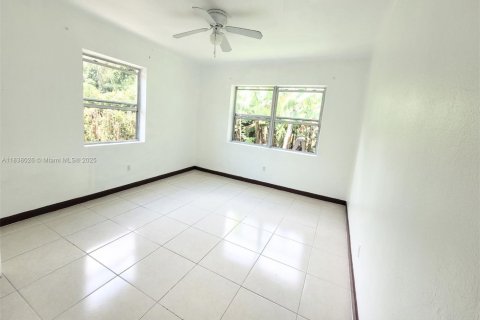 Casa en alquiler en Miami, Florida, 2 dormitorios, 102.19 m2 № 1839112 - foto 10