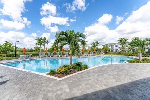 Townhouse in Homestead, Florida 3 bedrooms, 159.98 sq.m. № 1952467 - photo 27