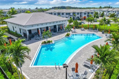 Townhouse in Homestead, Florida 3 bedrooms, 159.98 sq.m. № 1952467 - photo 28