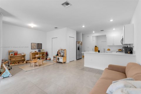 Townhouse in Homestead, Florida 3 bedrooms, 159.98 sq.m. № 1952467 - photo 9