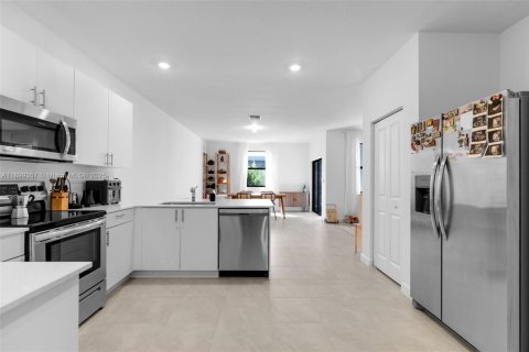 Townhouse in Homestead, Florida 3 bedrooms, 159.98 sq.m. № 1952467 - photo 7