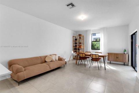 Townhouse in Homestead, Florida 3 bedrooms, 159.98 sq.m. № 1952467 - photo 10