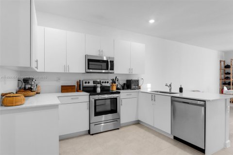 Townhouse in Homestead, Florida 3 bedrooms, 159.98 sq.m. № 1952467 - photo 5