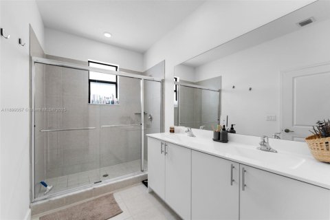 Townhouse in Homestead, Florida 3 bedrooms, 159.98 sq.m. № 1952467 - photo 18