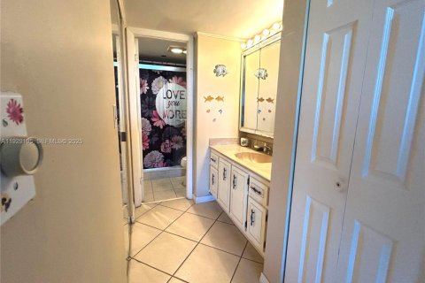 Condominio en venta en Pembroke Pines, Florida, 1 dormitorio, 72.46 m2 № 2076910 - foto 7