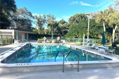 Condominio en venta en Pembroke Pines, Florida, 1 dormitorio, 72.46 m2 № 2076910 - foto 28