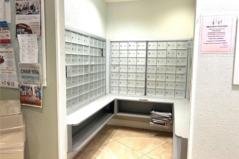 Condominio en venta en Pembroke Pines, Florida, 1 dormitorio, 72.46 m2 № 2076910 - foto 24