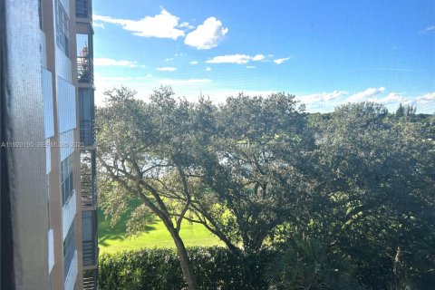 Condominio en venta en Pembroke Pines, Florida, 1 dormitorio, 72.46 m2 № 2076910 - foto 20