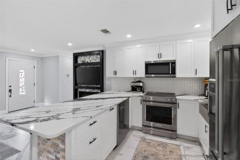 Villa ou maison à vendre à Largo, Floride: 3 chambres, 107.02 m2 № 2093242 - photo 10