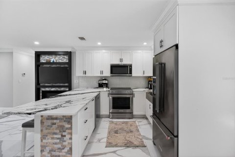 Villa ou maison à vendre à Largo, Floride: 3 chambres, 107.02 m2 № 2093242 - photo 9