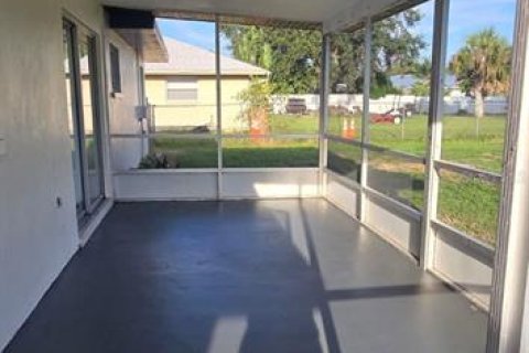 Villa ou maison à louer à Punta Gorda, Floride: 2 chambres, 97.73 m2 № 1866482 - photo 16