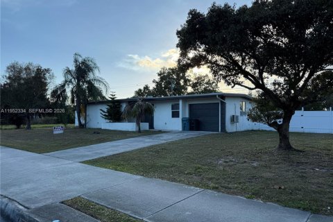 Casa en Port St. Lucie, Florida 2 dormitorios, 101.17 m2 № 2008901