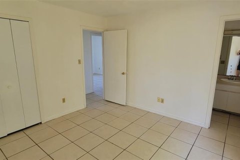 Снять в аренду виллу или дом в Делтона, Флорида 7 комнат, 105.35м2, № 2096804 - фото 11