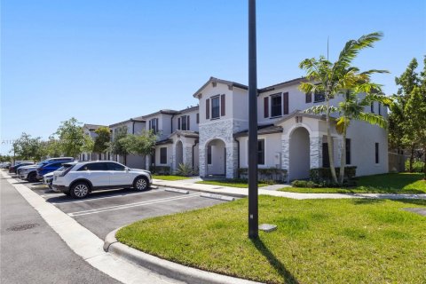 Townhouse in Miami, Florida 3 bedrooms, 116.69 sq.m. № 1638700 - photo 4